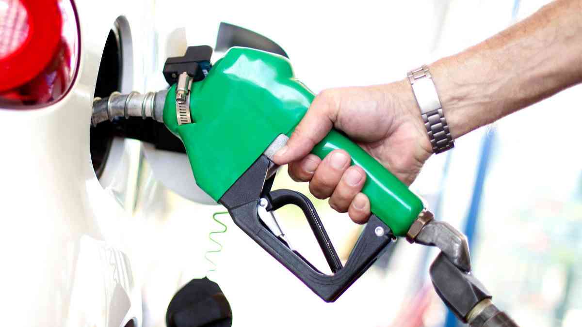 Delhi's Fuel Ban For Older Vehicles Delayed: New Rule Not Implemented From April 1, Know When It Will Come Into Effect