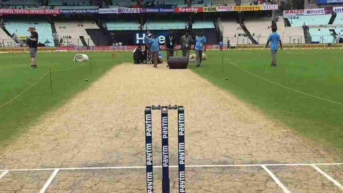 Eden Gardens Pitch , Kolkata