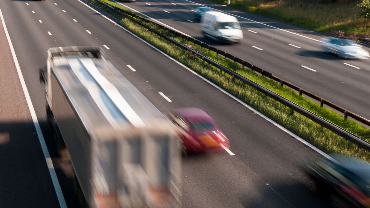 UP Expressway Authority Raises Speed Limits For Passenger Vehicles On Key Expressways – Check The New Limits Before You Travel!