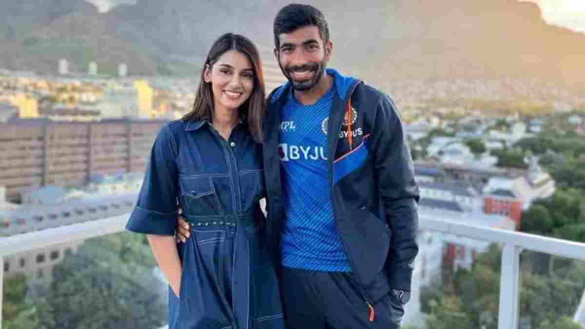 Jasprit Bumrah with wife Sanjana Ganesan