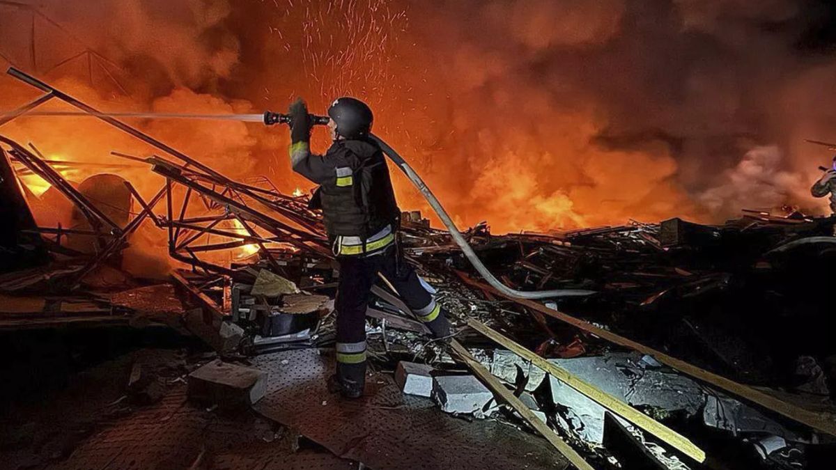 ‘477 Drones, 60 Missiles’: Russia’s Deadliest Strike Kills Ukrainian F-16 Pilot – ‘Most Lethal Air Raid’ Since War Began